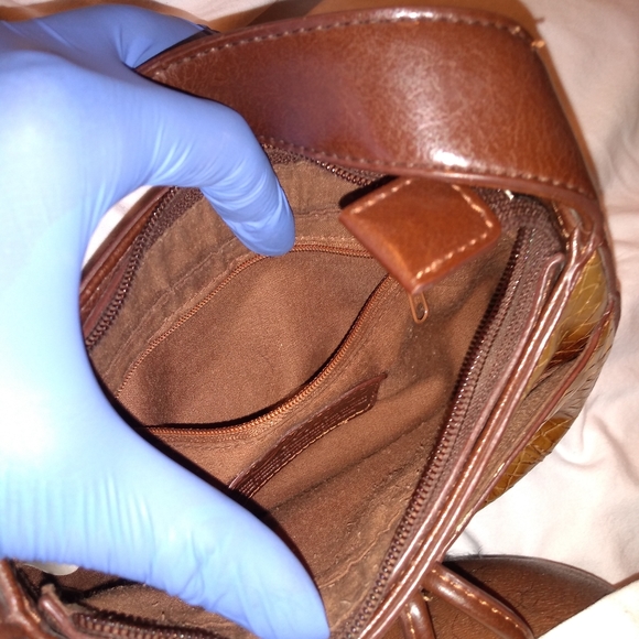 Relic Brand Leathers Woven Leather Purse - Picture 3 of 8